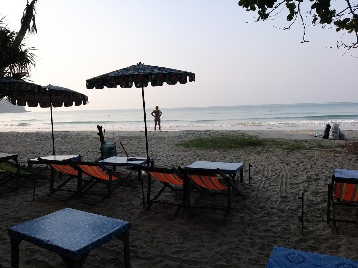 บ้านทะเลอิ่มเอม Bann Talay Im Eimm بان فيه المظهر الخارجي الصورة