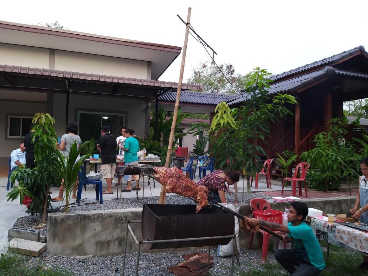 บ้านทะเลอิ่มเอม Bann Talay Im Eimm بان فيه المظهر الخارجي الصورة