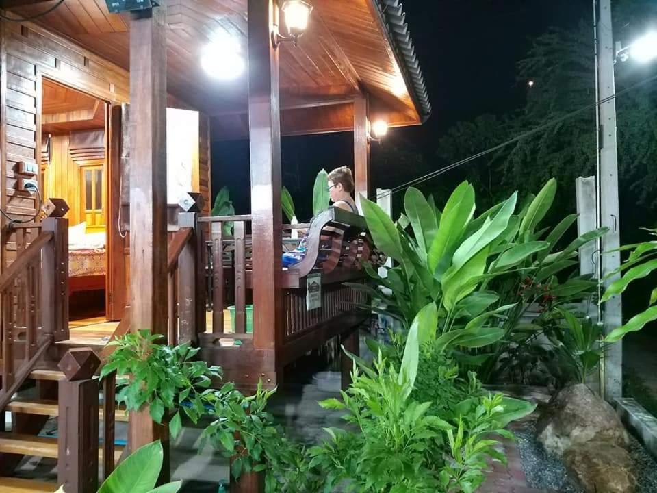 บ้านทะเลอิ่มเอม Bann Talay Im Eimm بان فيه المظهر الخارجي الصورة